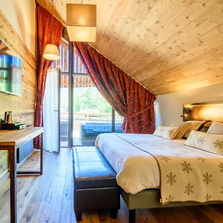 Neste De Jade Hotel