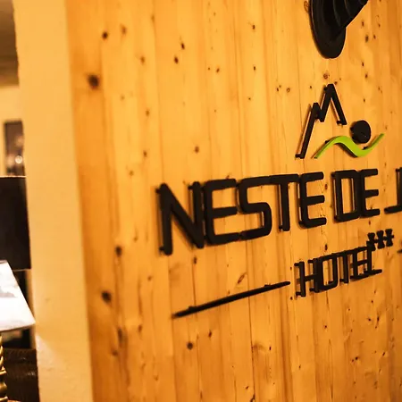 Neste De Jade
