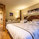 Neste De Jade Hotel 3*