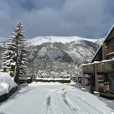 Neste De Jade Hotel