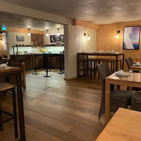 Hotel Neste De Jade 3*