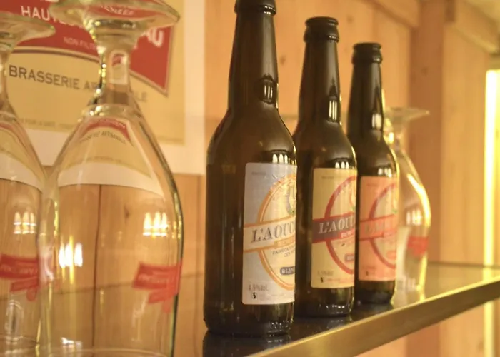 Neste De Jade Hotell