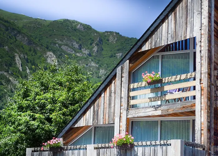 Hotel Neste De Jade 3*